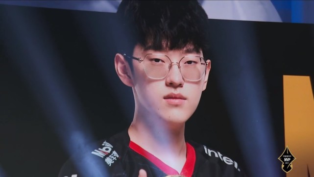 回自信与激 回自信与激